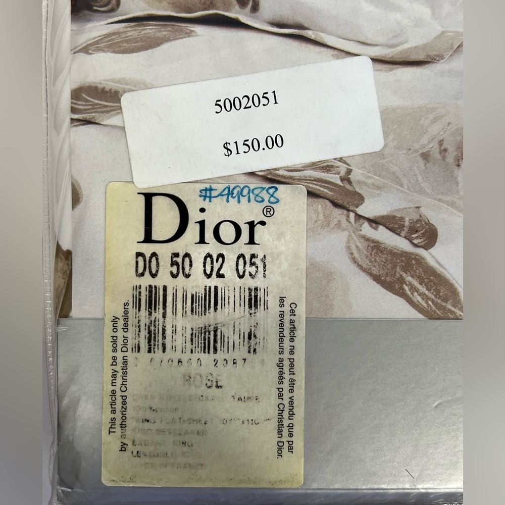 CHRISTIAN DIOR**Flat Sheet***106x110”***Percale Rose $150**100% Cotton - Picture 5 of 5